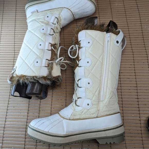 Skechers Skech-tex Waterproof  Womens white Boots Size 8.5M faux coyote fur line - Picture 5 of 11
